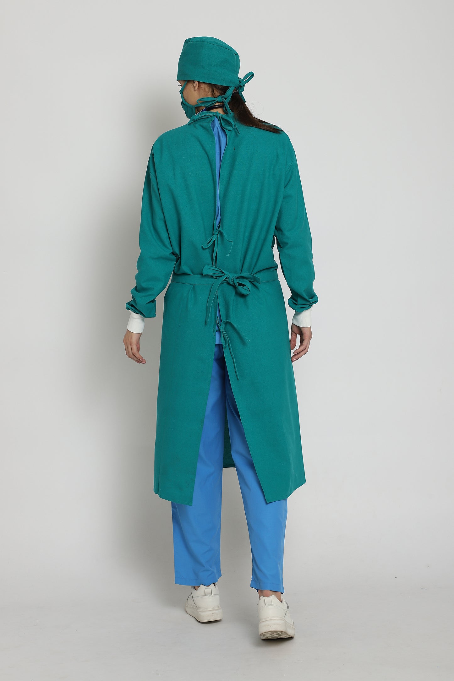 Premium Quality Women's Reusable Surgeon Gown Set (Green)